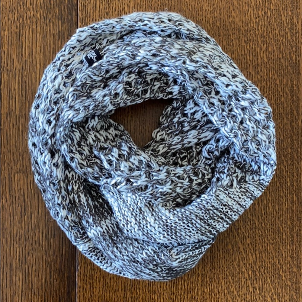 Northface scarf